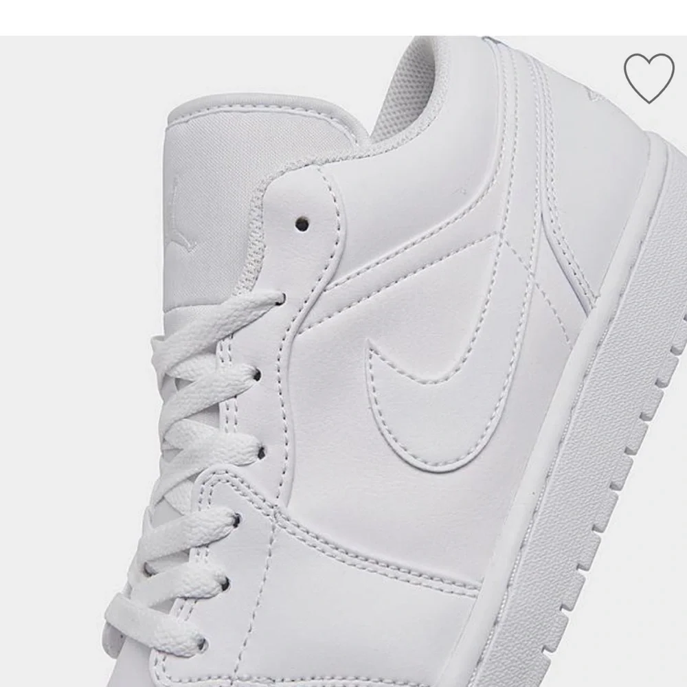 Sz 8 Air Jordan 1 Low in 